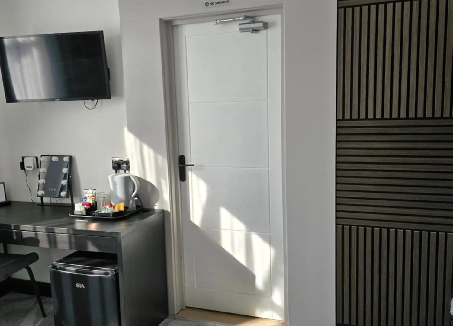 Double Room With Ensuite Bathroom Feltham