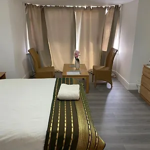  Homestay Sunrup Heathrow