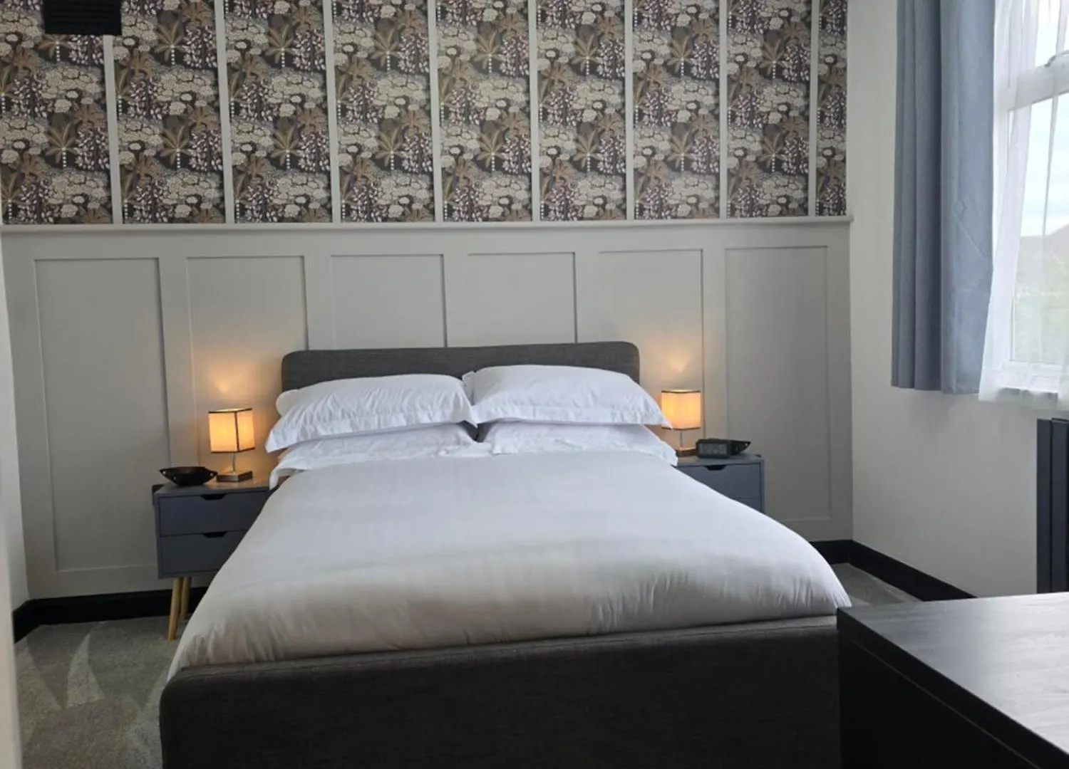 Guest house Double Room With Ensuite Bathroom Feltham