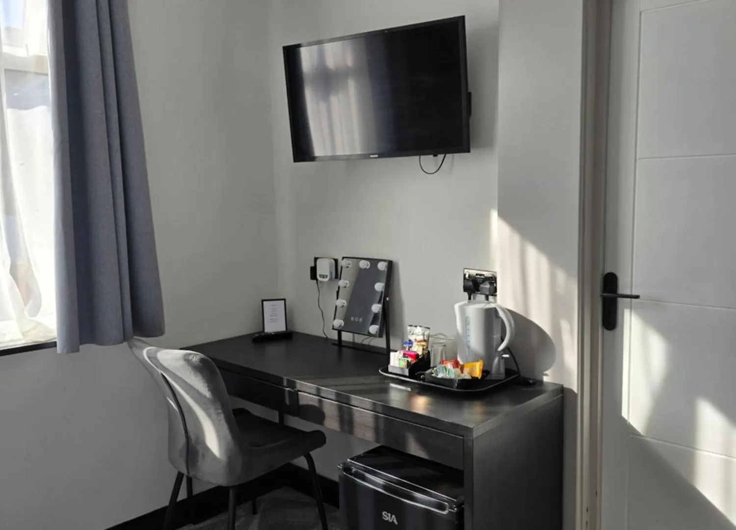 Double Room With Ensuite Bathroom Feltham